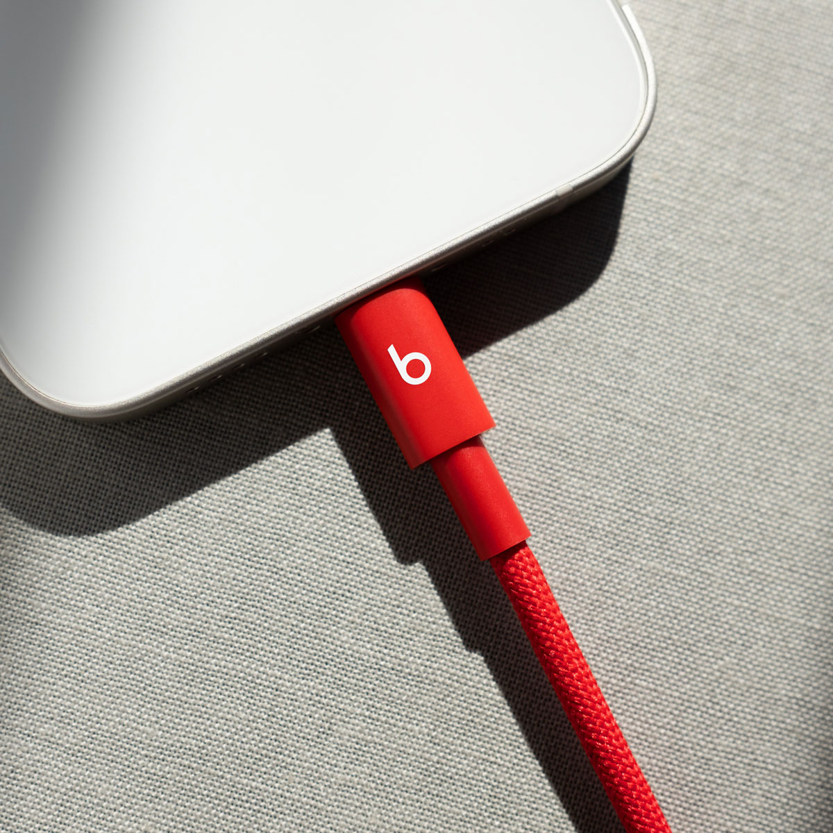 USB-C - Lightning Beats data- och laddningskabel, 1.5m, Röd MFEH4ZM/A
