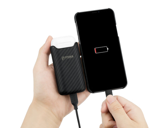Pitaka Air Pal Premium trådlöst externt batteri för Apple Airpods Gen 1 / Gen 2, 1200mAh, 5W, svart AP1001 AP1001