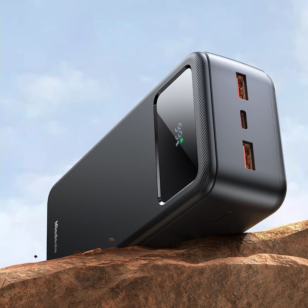 Extern batteri McDodo MC-4240, 30000mAh, 22.5W, QC + PD, 2 x USB-A - 1 x USB-C, Svart