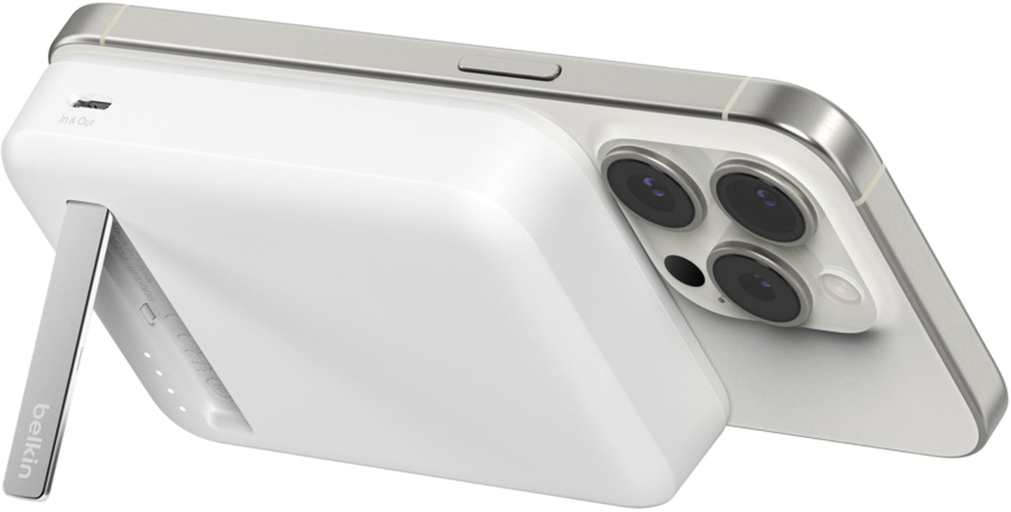 Trådlös Extern Batteri Belkin BoostCharge Pro med Stöd, 10000mAh, 15W, FQI, 1 x QI - 1 x USB-C, Vit BPD008btWH