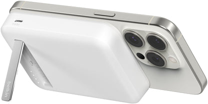 Belkin BoostCharge Pro trådlös powerbank med ställ, 8000mAh, 15W, FQI, 1 x QI - 1 x USB-C, Vit BPD007btWH