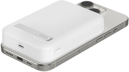 Trådlös Extern Batteri Belkin BoostCharge Pro med Stöd, 10000mAh, 15W, FQI, 1 x QI - 1 x USB-C, Vit BPD008btWH