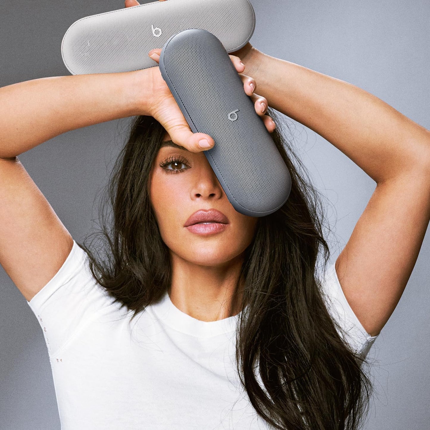 Bärbar Bluetooth-högtalare Beats Pill Kim Kardashian Edition, Grå MAX24ZM/A