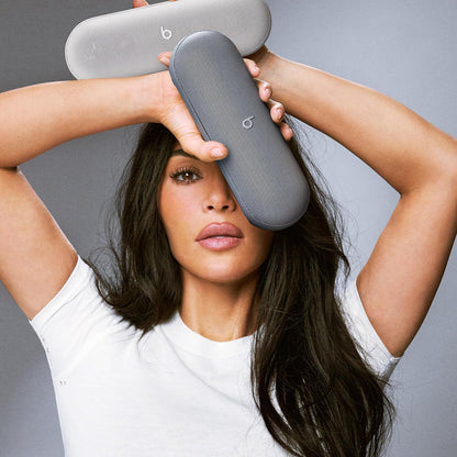 Bärbar Bluetooth-högtalare Beats Pill Kim Kardashian Edition, Grå MAX24ZM/A