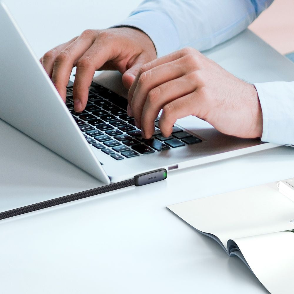 USB-C - USB-C Data- och laddningskabel McDodo CA-3360 Angled, 65W, 1.2m, Svart