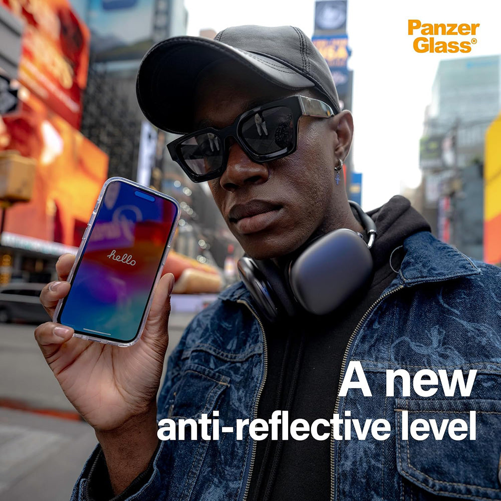 Skyddsfilm PanzerGlass Ultra-Wide Fit EasyAligner för Apple iPhone 17 / 16 Pro, Härdat Glas, Full Lim, Svart