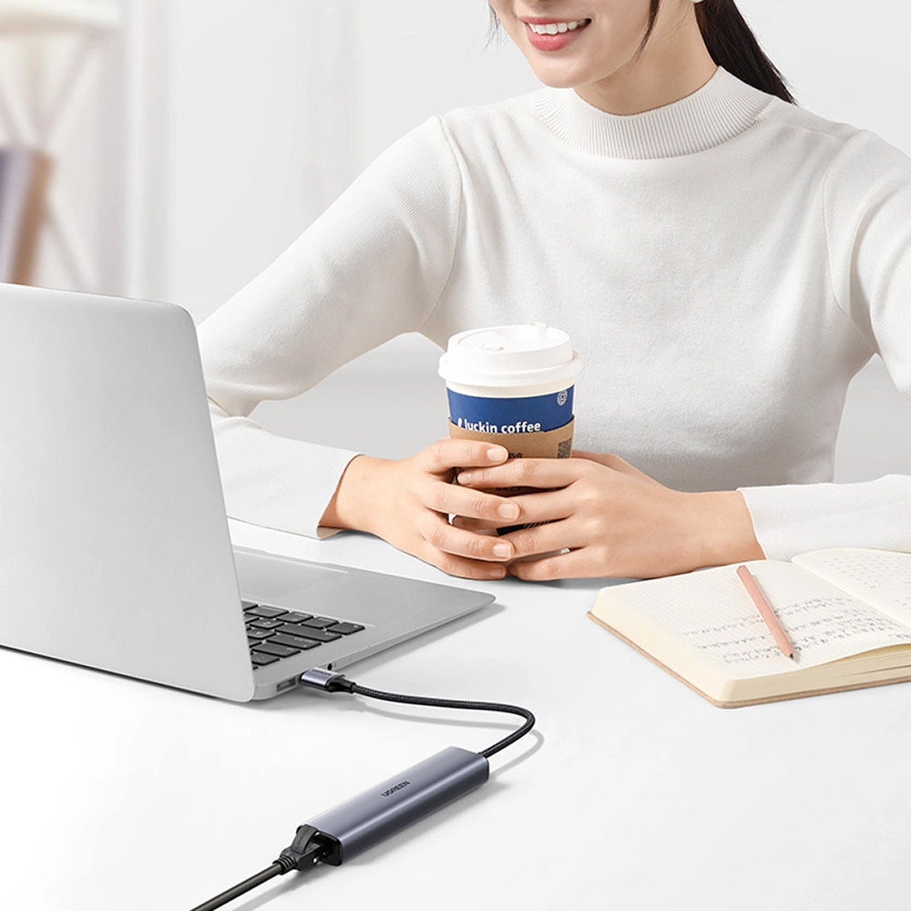 USB-hub UGREEN CM475, 3 x USB-A 3.0 - 1 x USB-C - 1 x RJ45, Grå