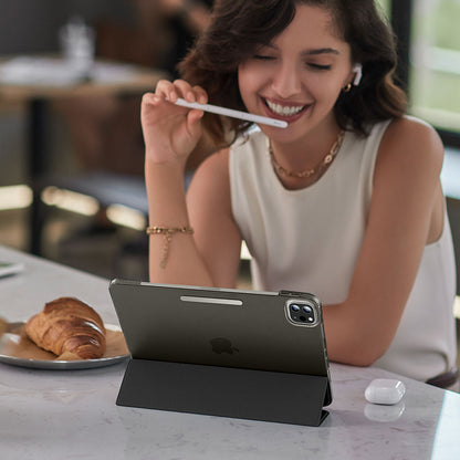 Fodral för Apple iPad Pro 13 (2024), ESR, Ascend Trifold, Satinsvart