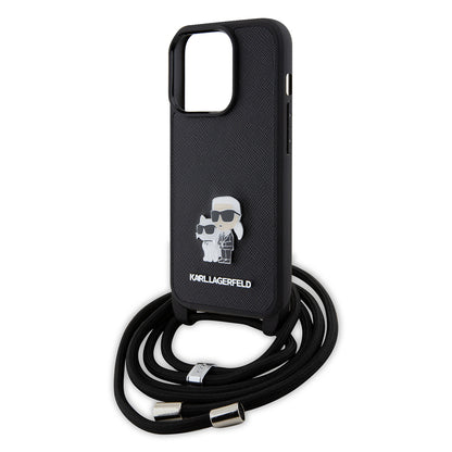 Fodral för Apple iPhone 15 Pro, Karl Lagerfeld, Saffiano Crossbody Metal Pin Karl & Choupette, Svart