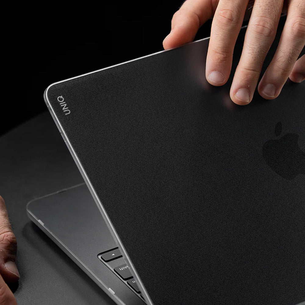 UNIQ Claro-fodral för Apple MacBook Pro 16 tum (2026) / (2024) / (2023) / (2021), Matt grå
