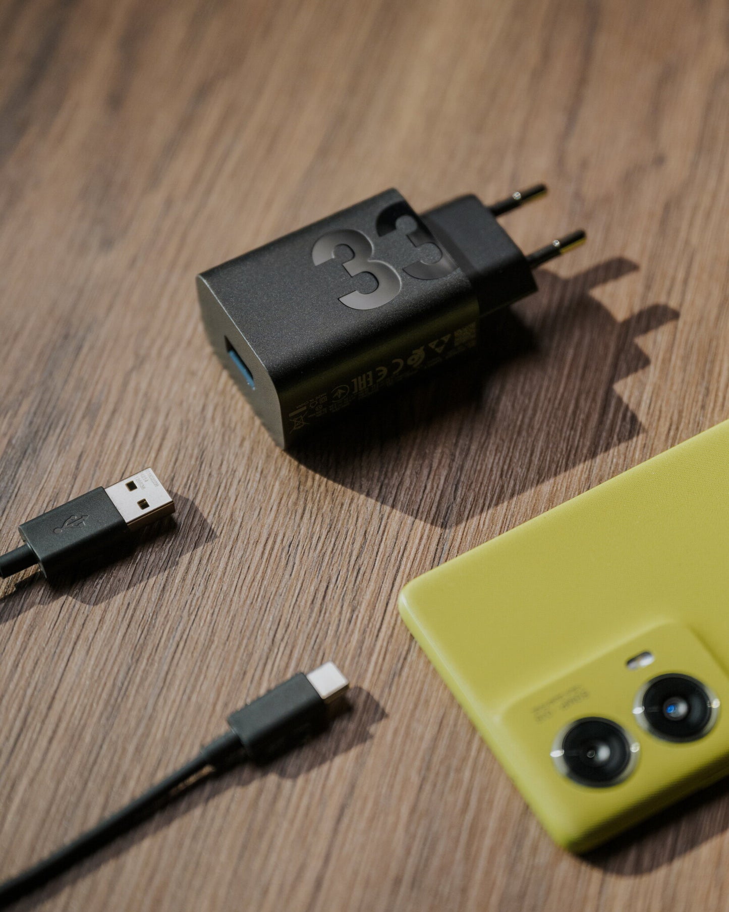 Motorola Nätverksladdare med USB-C-kabel, 33W, 3A, 1 x USB-A, Svart PG38C06448