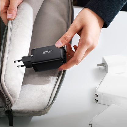 Nätverksladdare med USB-C-kabel Joyroom TCG01, 65W, 3.25A, 1 x USB-A - 2 x USB-C, Svart
