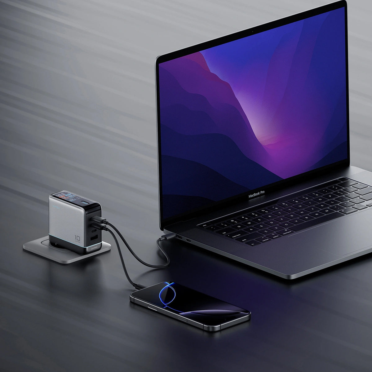 Nätadapter med USB-C-kabel Cuktech AD1204U Display, 120W, 6A, 1 x USB-A - 2 x USB-C, Silver