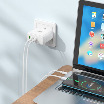 Nätverksladdare HOCO N30, 65W, 3.25A, 1 x USB-A - 2 x USB-C, Vit