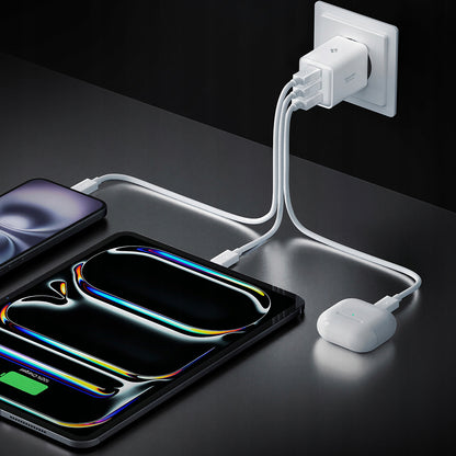 Spigen EE473EU Essential Nätverksladdare, 47W, 3A, 1 x USB-A - 2 x USB-C, Vit ACH09464