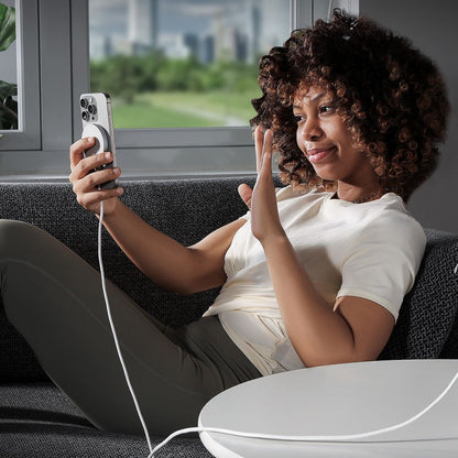 Trådlös nätverksladdare ESR HaloLock, 15W, 1.67A, Silver